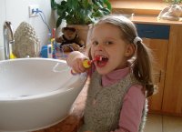Mund_ _und_Zahnpflege_bei_Kindern Kind_beim_Zähneputzen